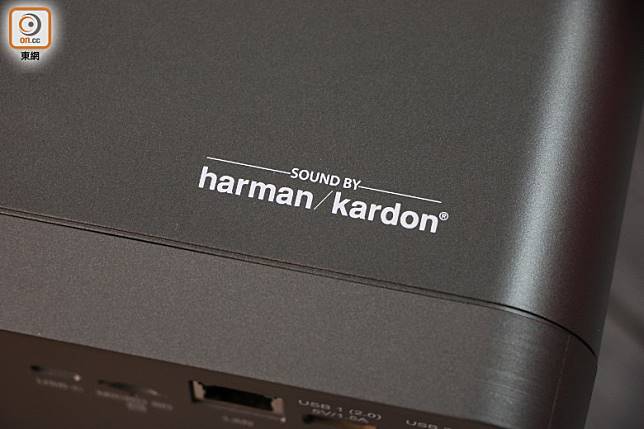 內置有高音質的Harmon Kardon雙喇叭，當作藍牙喇叭用都無問題。（盧展程攝）